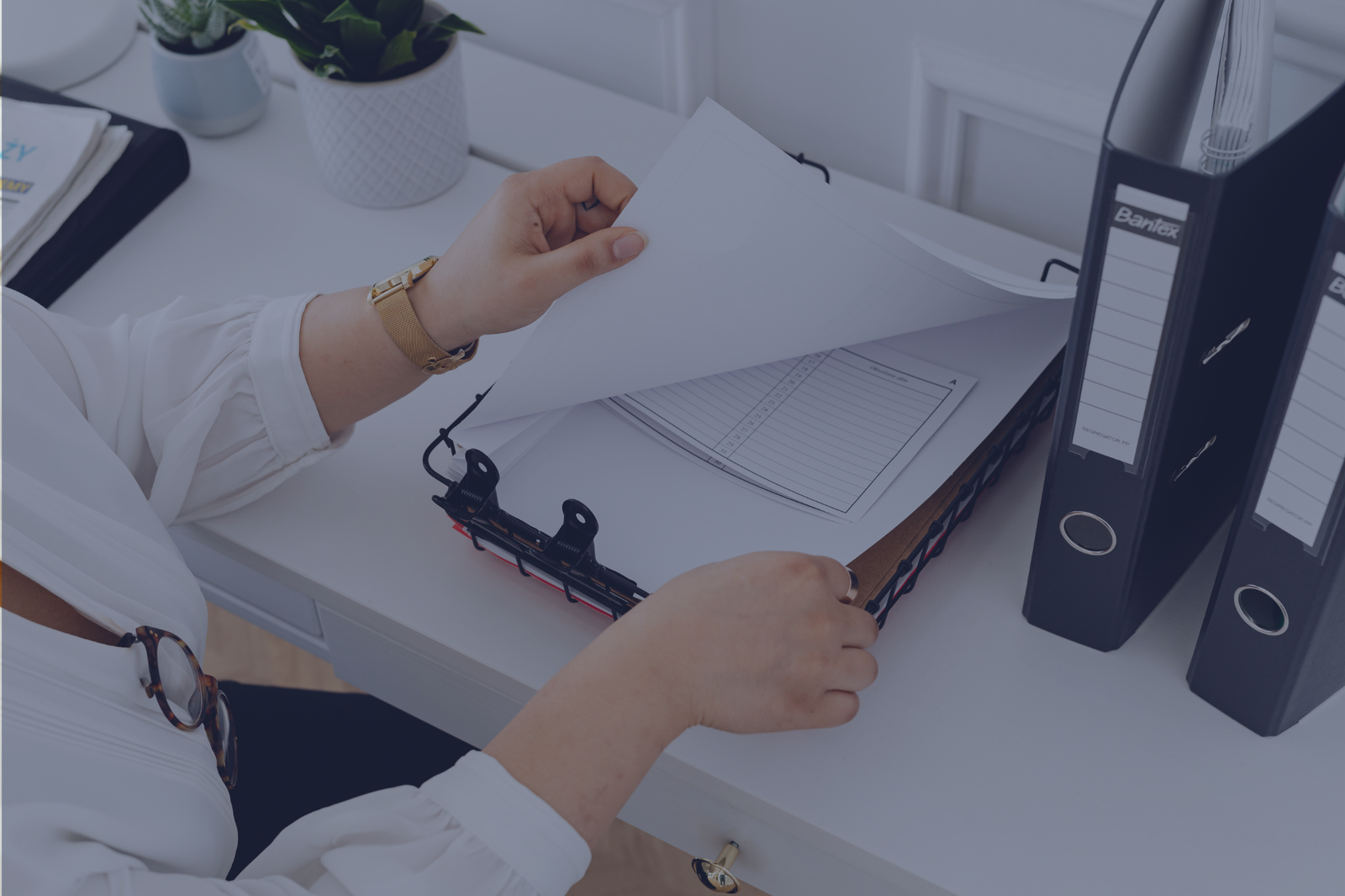 Metadata vs. Folders: The Modern Way to Organize Information in SharePoint